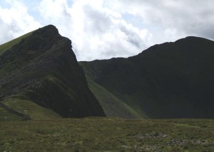 Myndd Drws-y-coed and Trum y Ddysgl from Y Garn